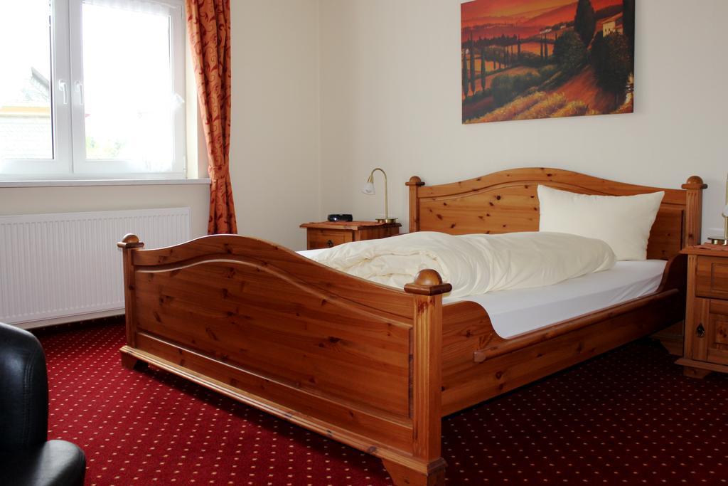 Hotel Schinderhannes Sohren Екстериор снимка